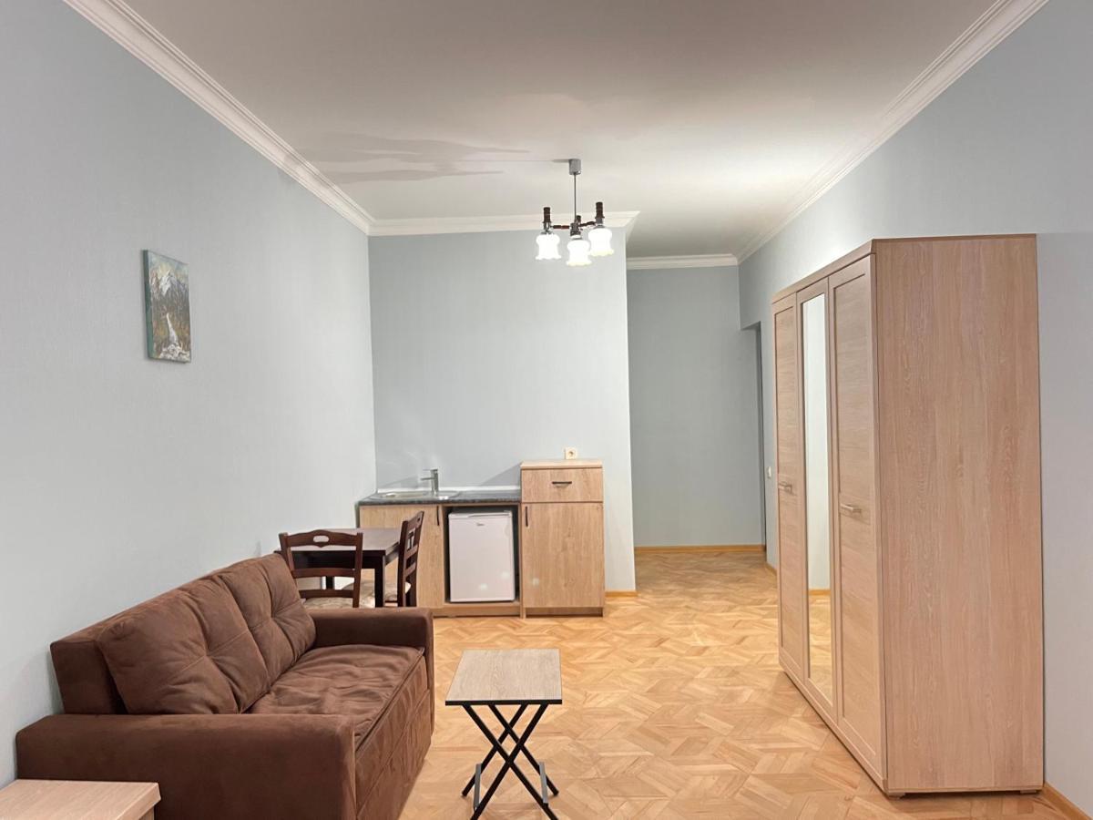 City Center Apartment Тбилиси Экстерьер фото